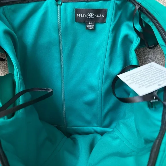 Betsy and Adam off the shoulder new with tags green size 14 dress - Picture 8 of 10